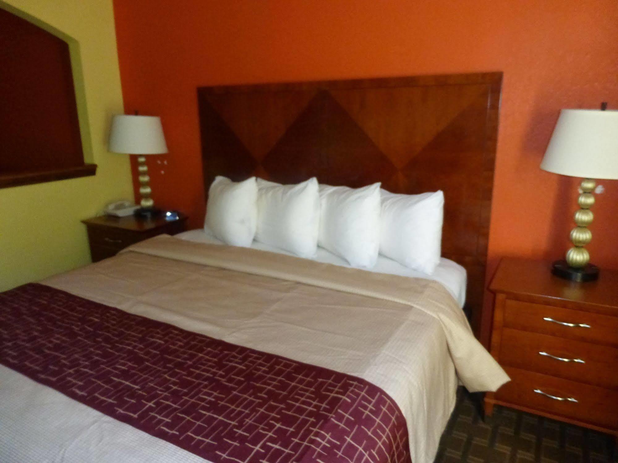 Red Roof Inn & Suites Madison, Ga Экстерьер фото