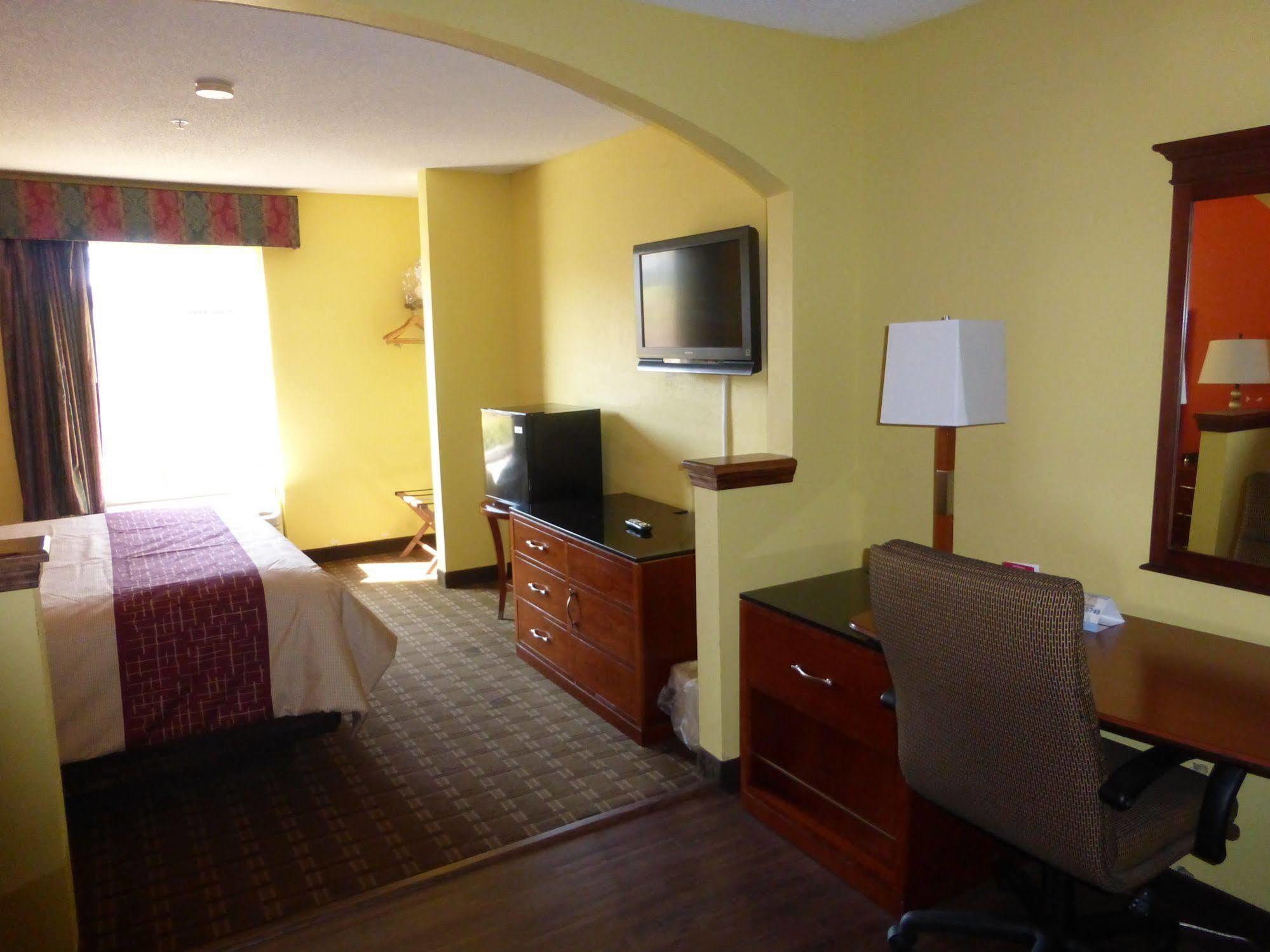 Red Roof Inn & Suites Madison, Ga Экстерьер фото